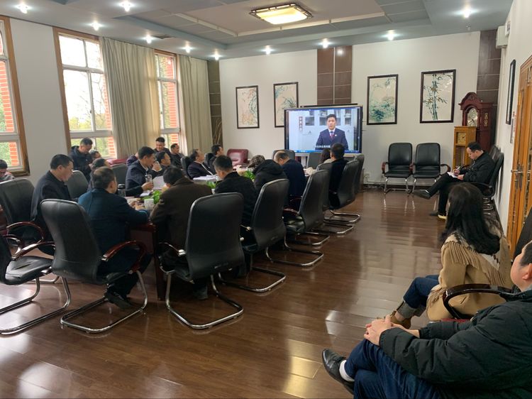 萍乡中学召开党风廉政建设专题工作部署会