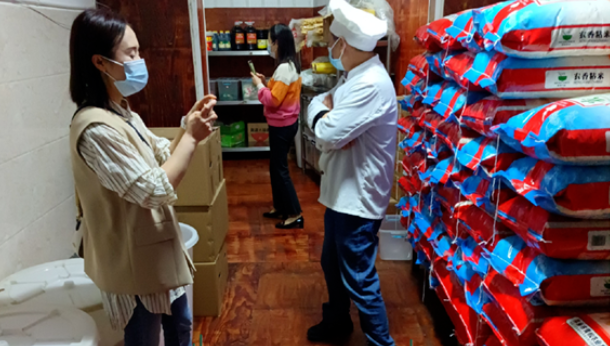 我校举办校园美食节暨家长开放日活动