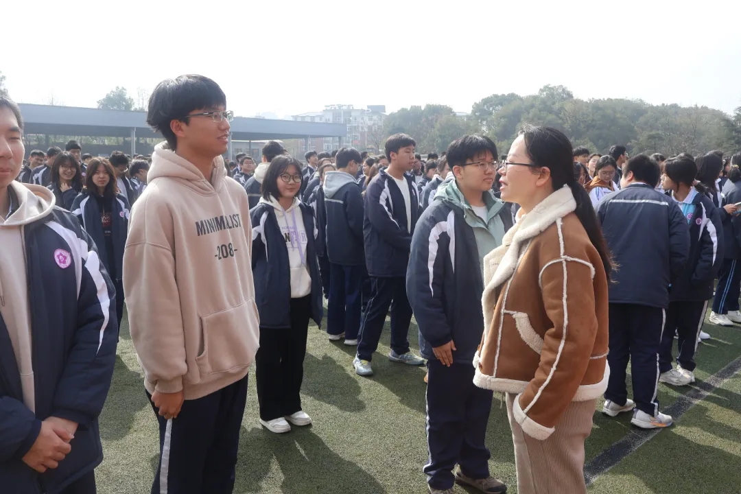 以练筑防 临危不乱——萍乡中学开展紧急疏散演练